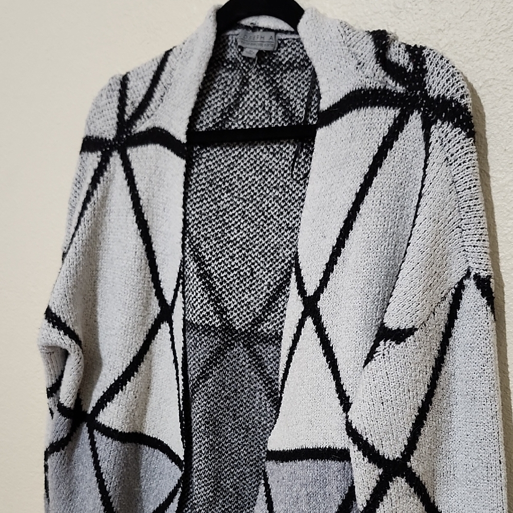 Joseph A Black and Gray Geometric Cardigan - Picture 5 of 12